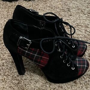 Gianni Bini Black and Red Plaid Heels